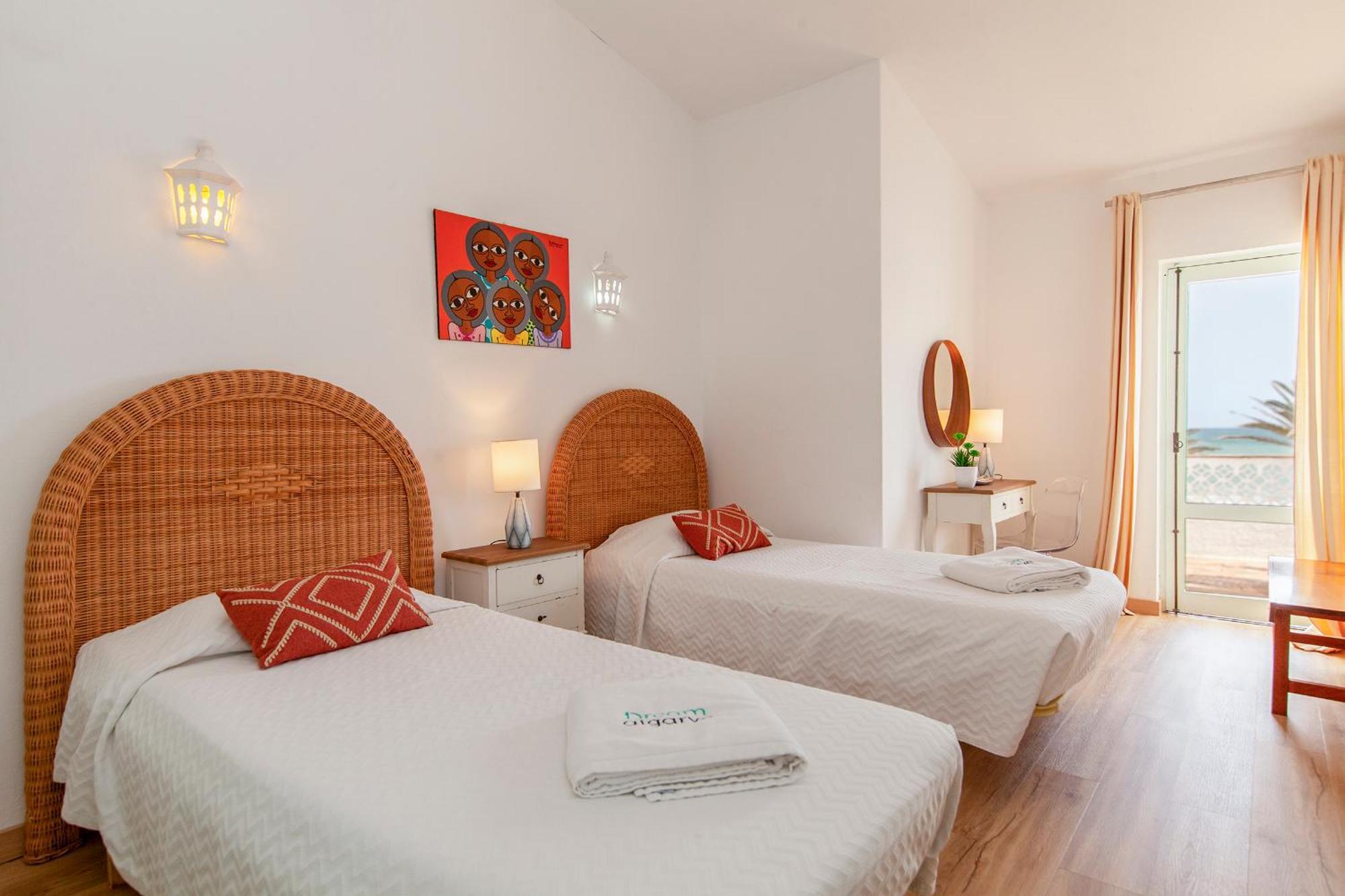 B86 - Beachline Apartment In Praia Da Luz Exterior photo